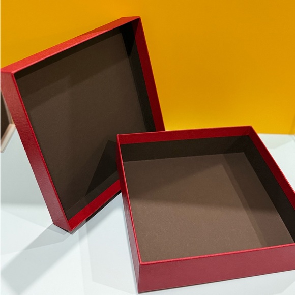 CARTIER Red Belt Gift Box - Picture 2 of 3